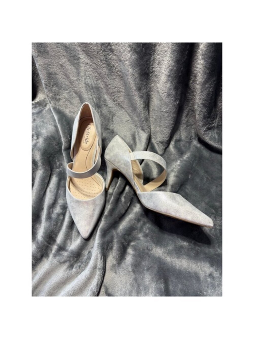 NWOT Lifestride “Suki” Silver Pumps Size 11W 2.75” Heel Futuristic Chic; Retro